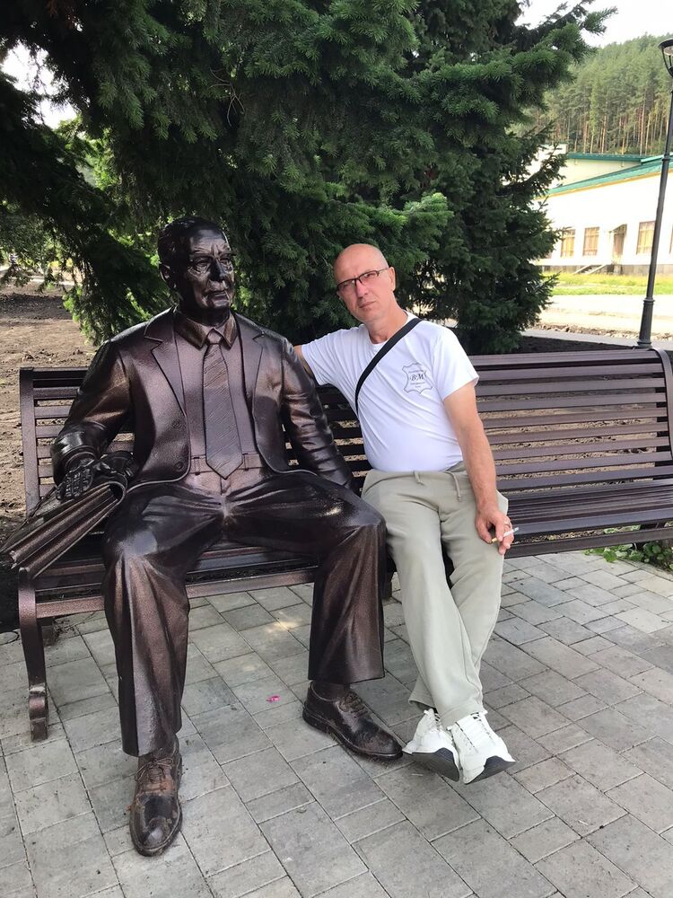  46965100  Vasily, 55 ,    