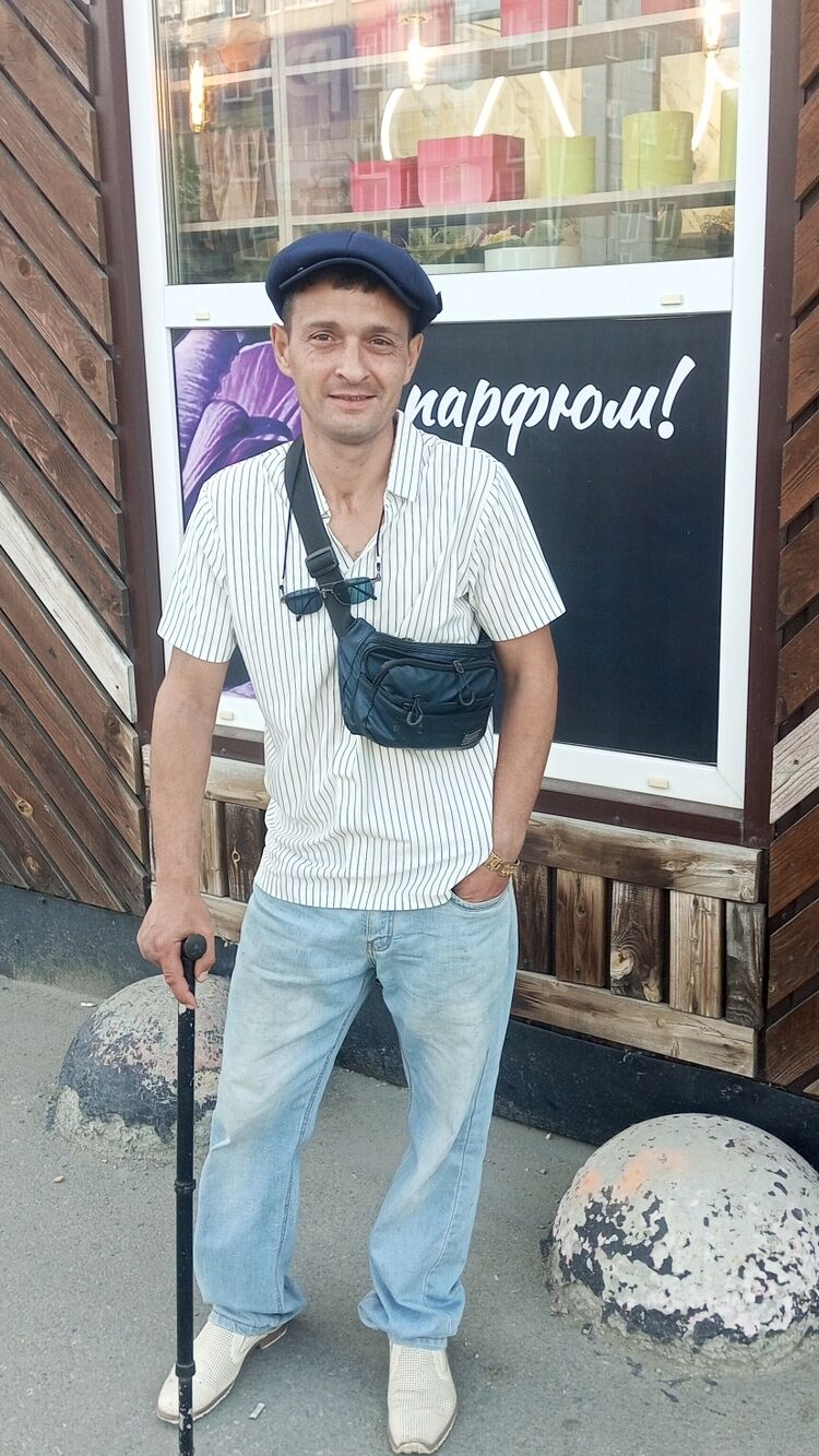  53869010  Aleksei, 41 ,    