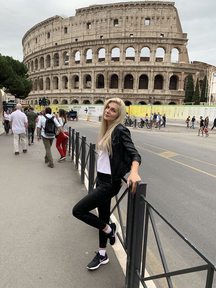  ,   Ekaterina, 39 ,   c 