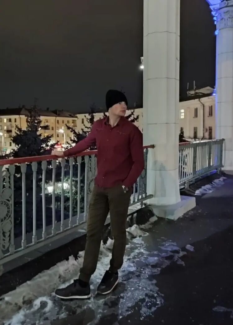  44664180  , 26 ,    