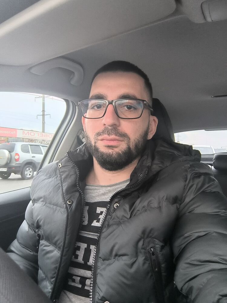  ,   Gevorg, 33 ,   ,   