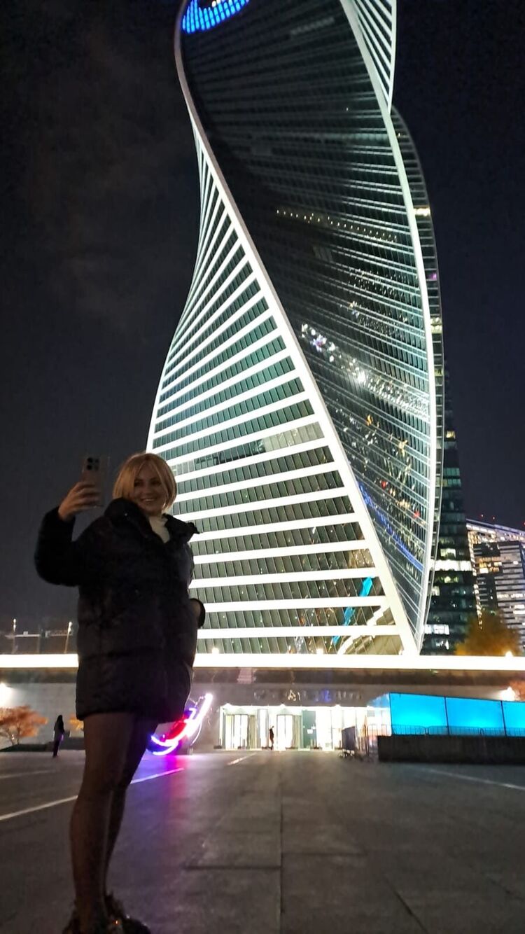  54462930  Eugenie, 43 ,    