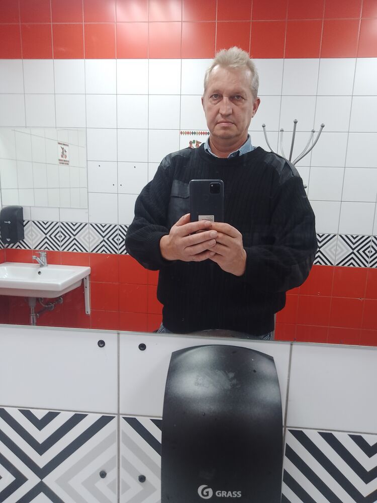  46908630  , 49 ,    