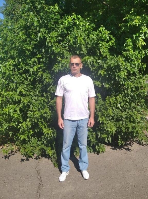  53496930  Aleks, 57 ,    