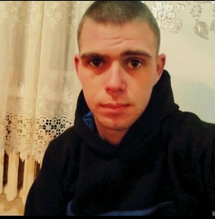  24458740  Vlad, 33 ,    