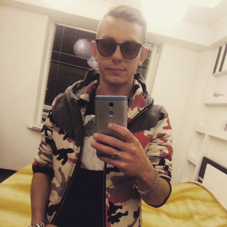  ,   Victor, 28 ,   ,   , c , 