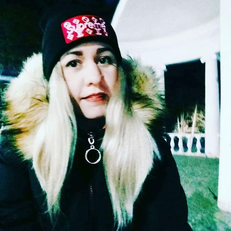  ,   Julia, 35 ,   ,   , c 