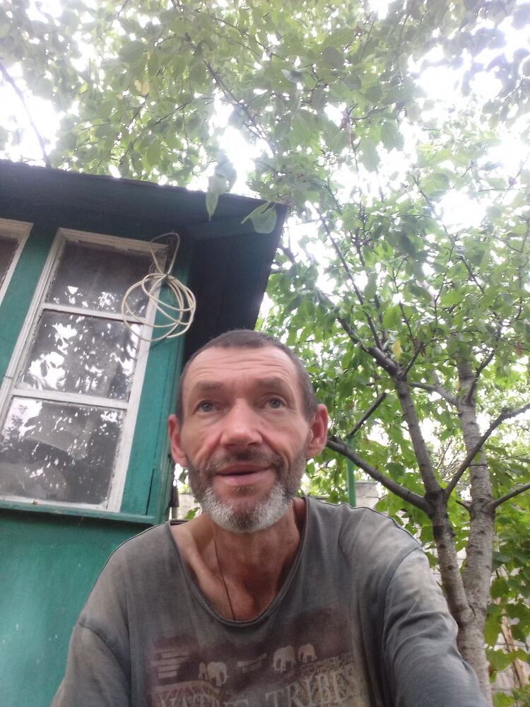  45398980  Vitalii, 54 ,    
