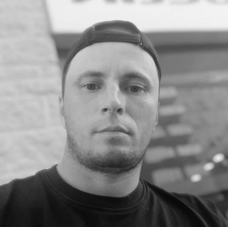  ,   Makovelli, 40 ,   c 