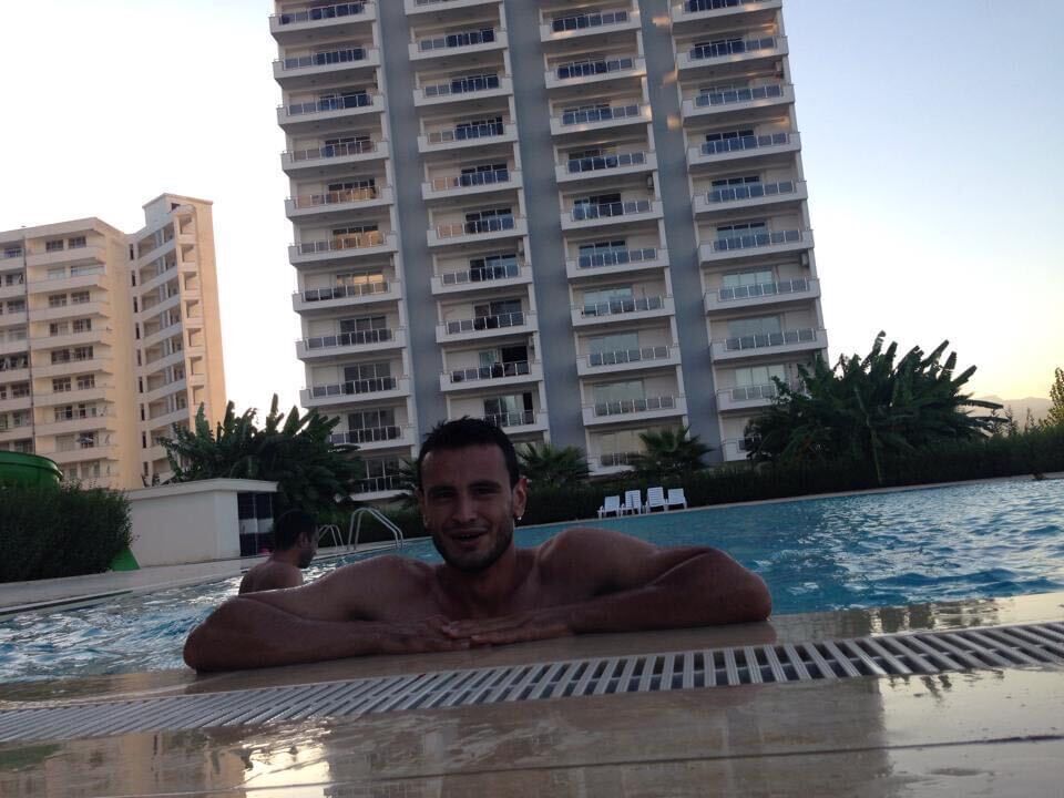  38310710  Arjen, 43 ,    