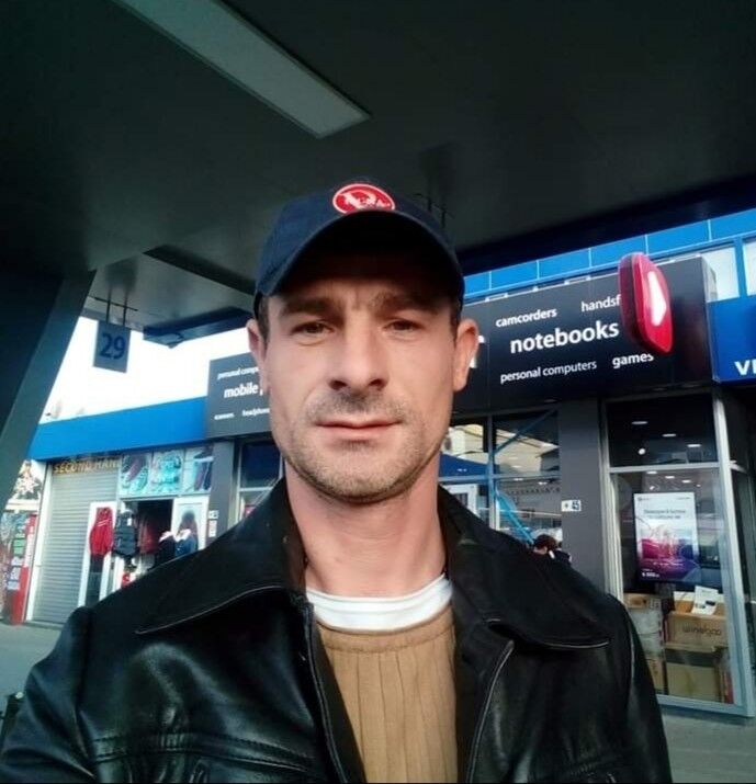  ,   Vadim, 42 ,  