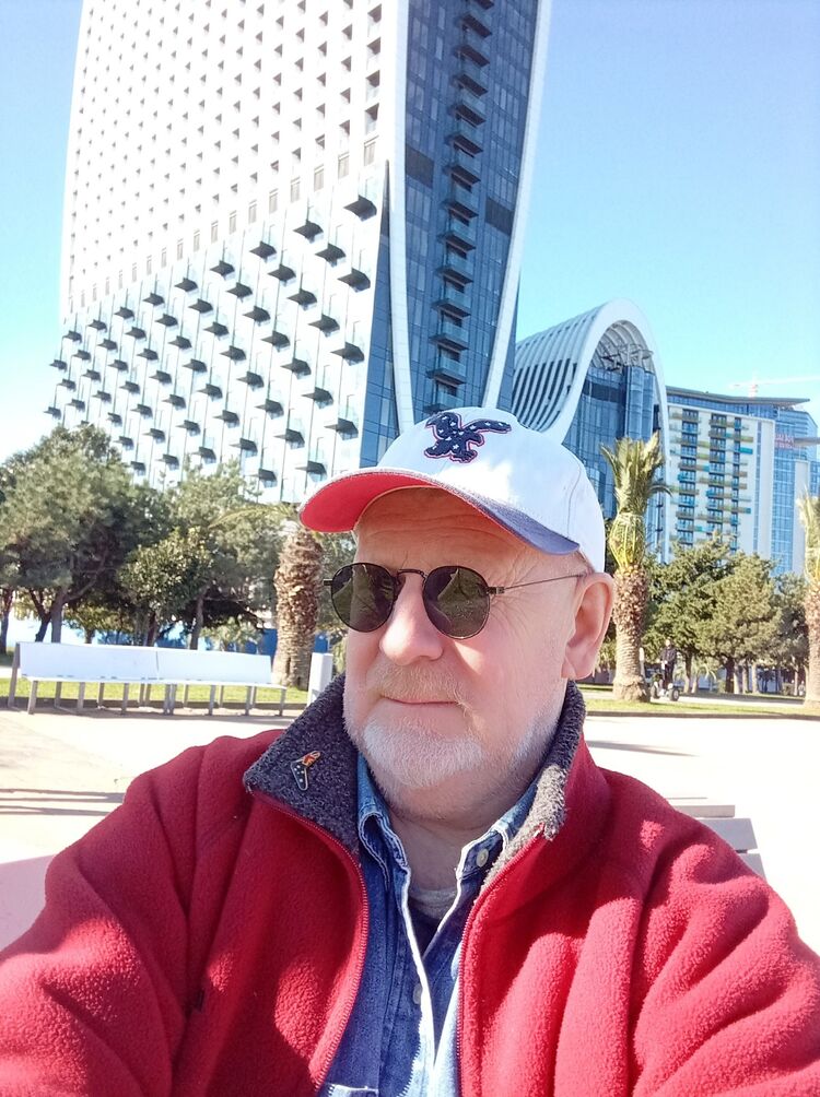  51258210  Nick, 53 ,    