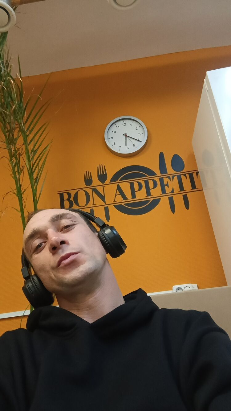  53997430  Slavka, 34 ,    