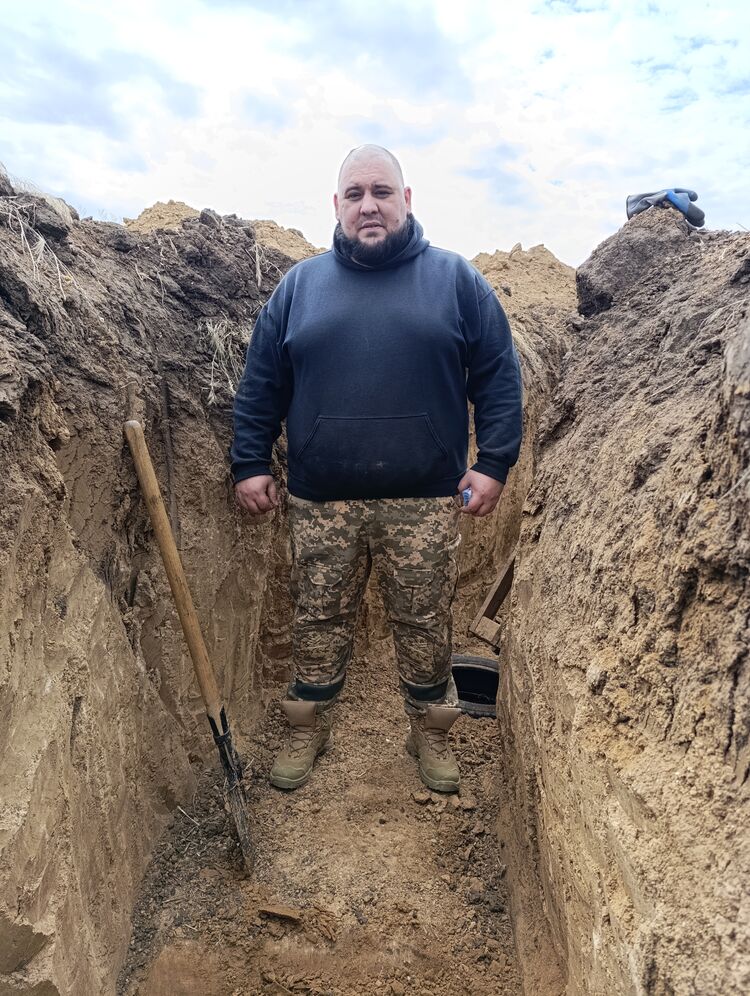  ,   Mikhail, 37 ,   ,   , c , 