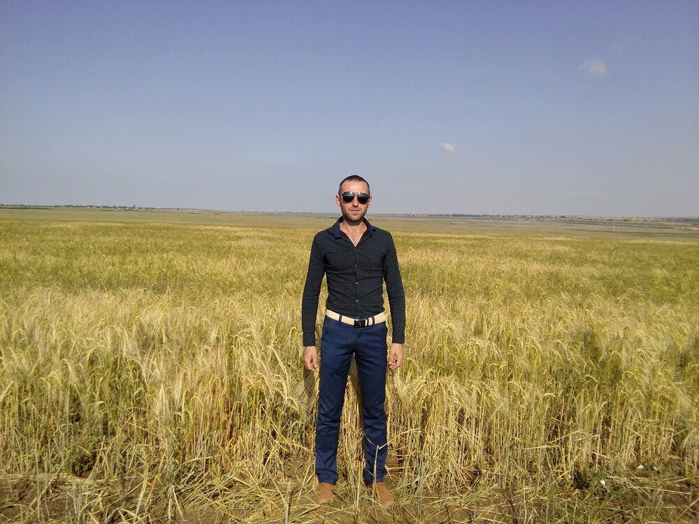  ,   Dima, 38 ,   