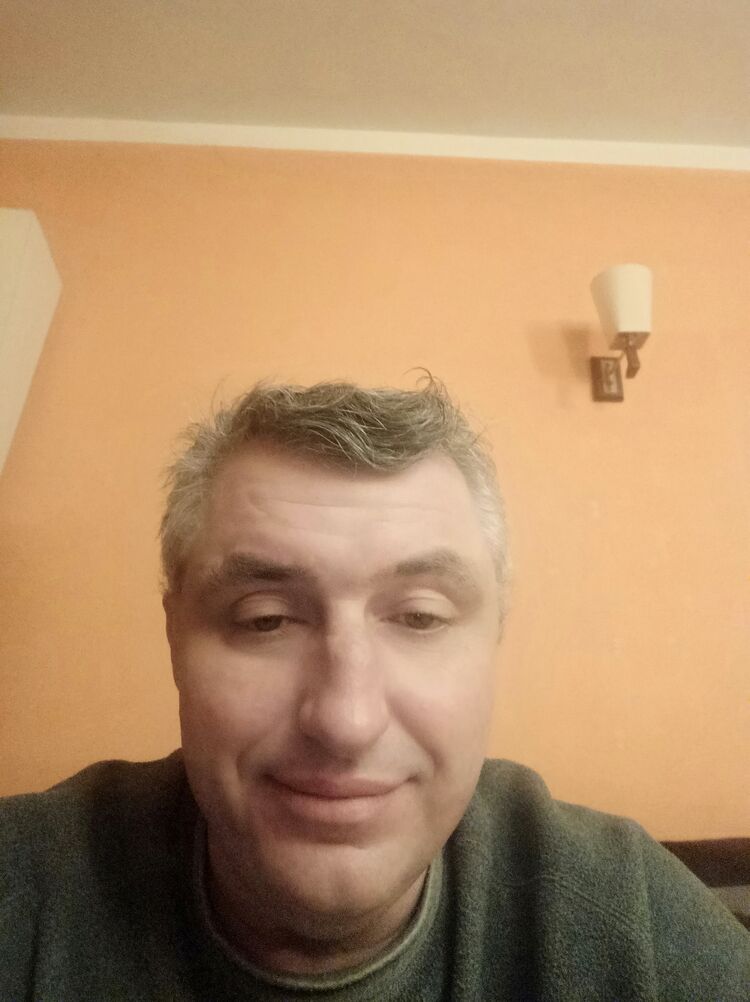  24581180  Evgenij, 51 ,    