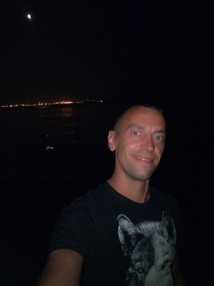  23932110  Igor, 39 ,    -