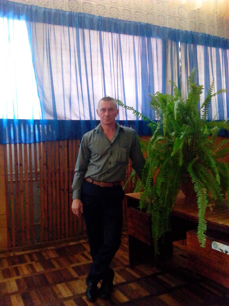  11496390  Nikolai, 51 ,    