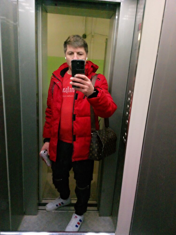  40722630  Niko, 41 ,    