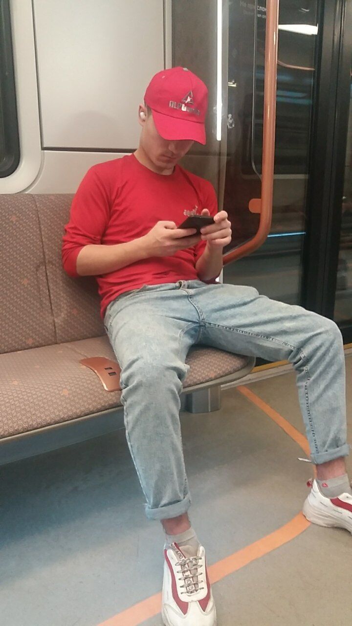  28516380  Azik, 25 ,    