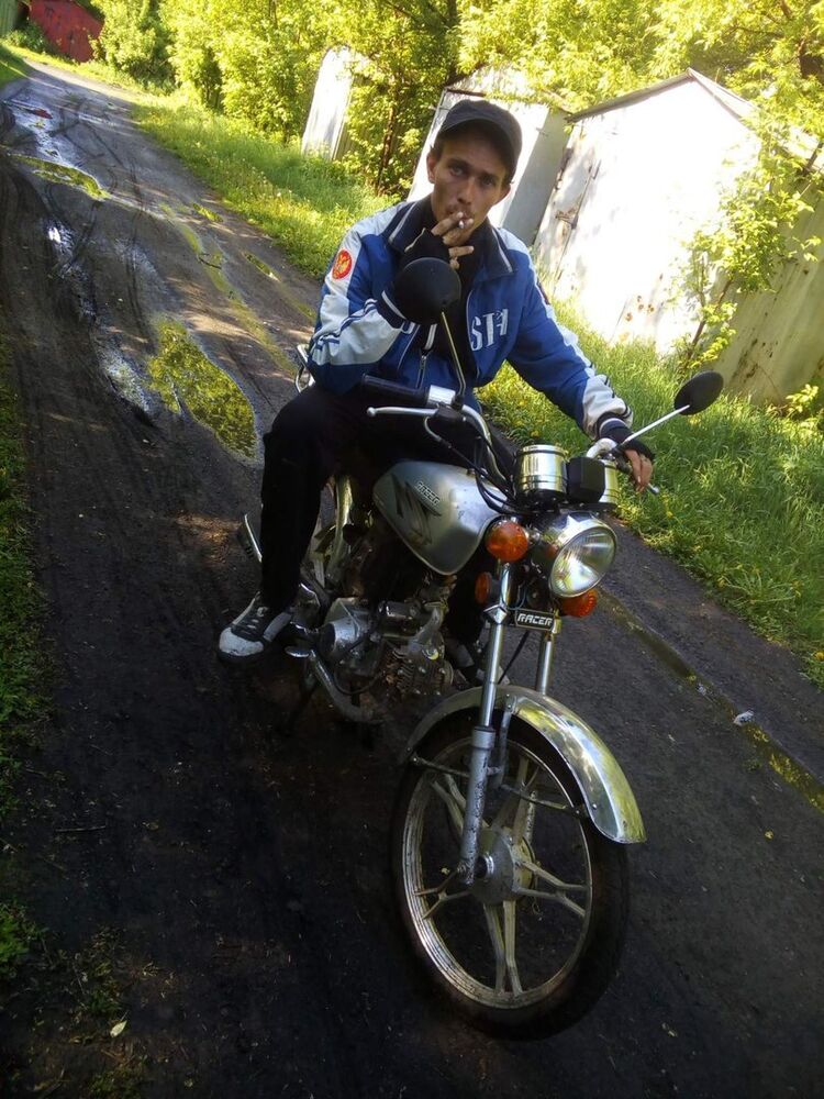  38189010  Maksim, 38 ,    