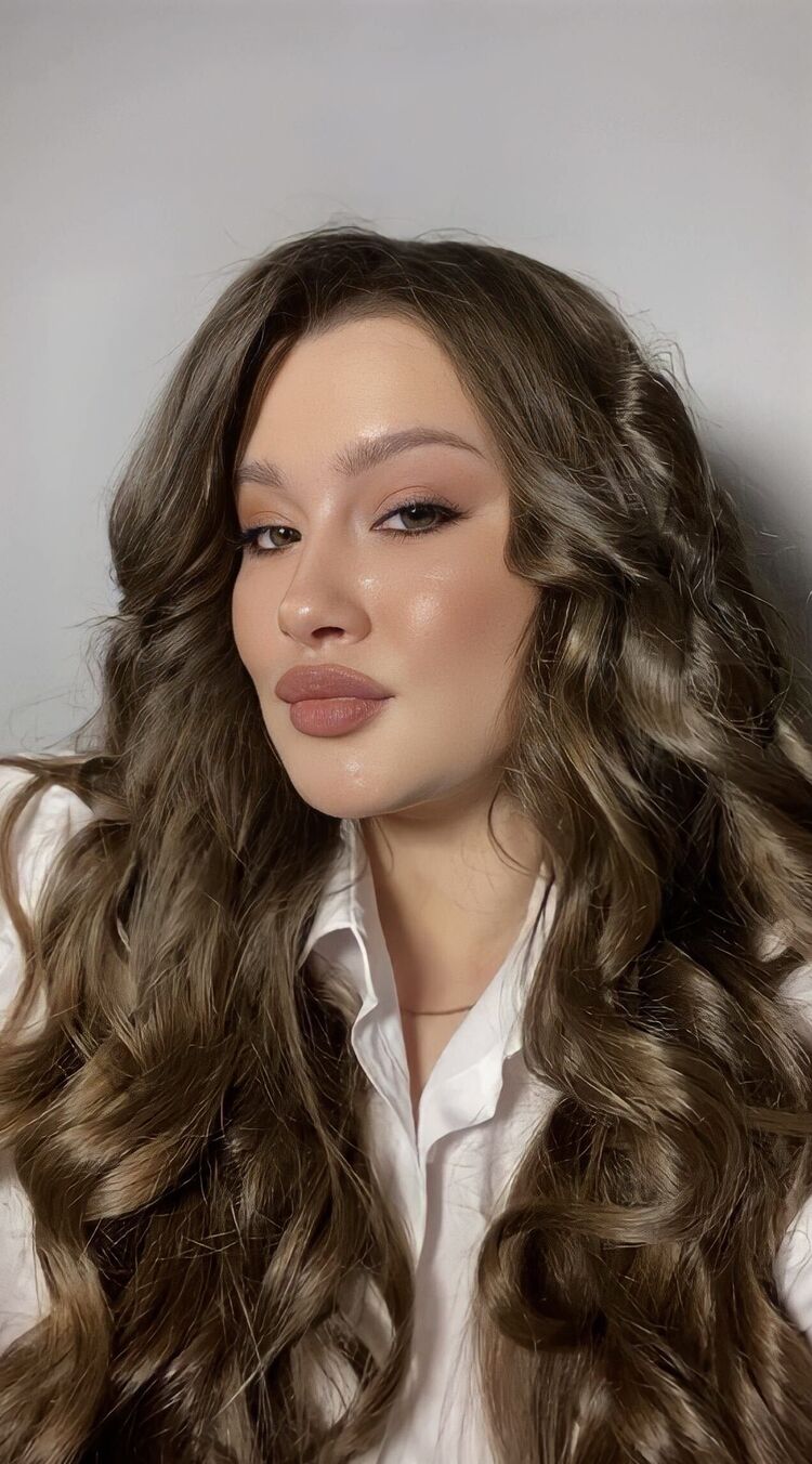  ,   Karina, 22 ,     