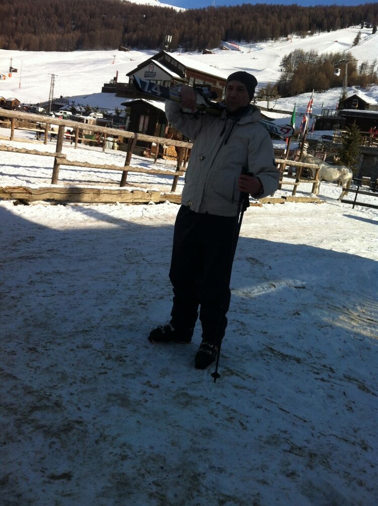  ,   Xarosi, 40 ,  