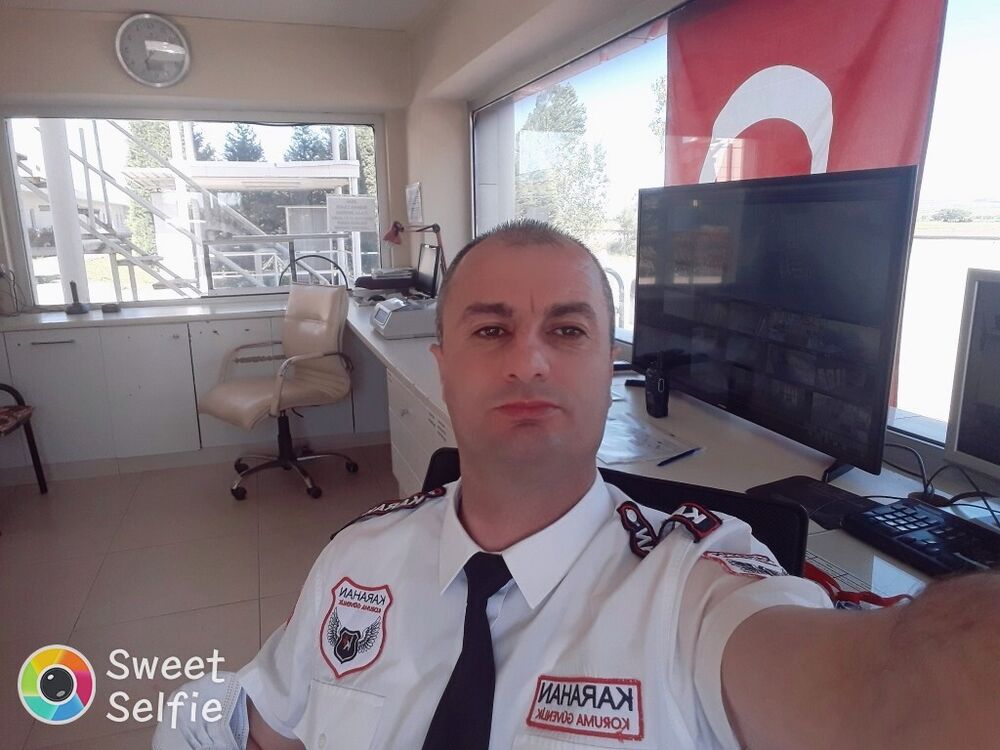 52960370  Erol, 45 ,    