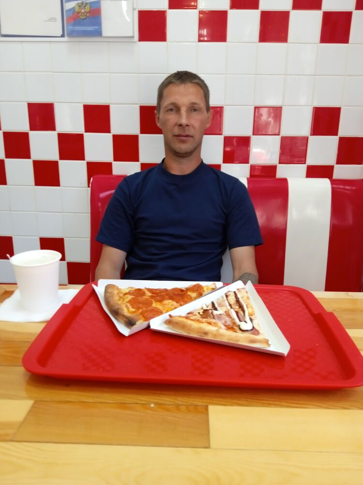  ,   Mikhail, 37 ,   ,   , c 