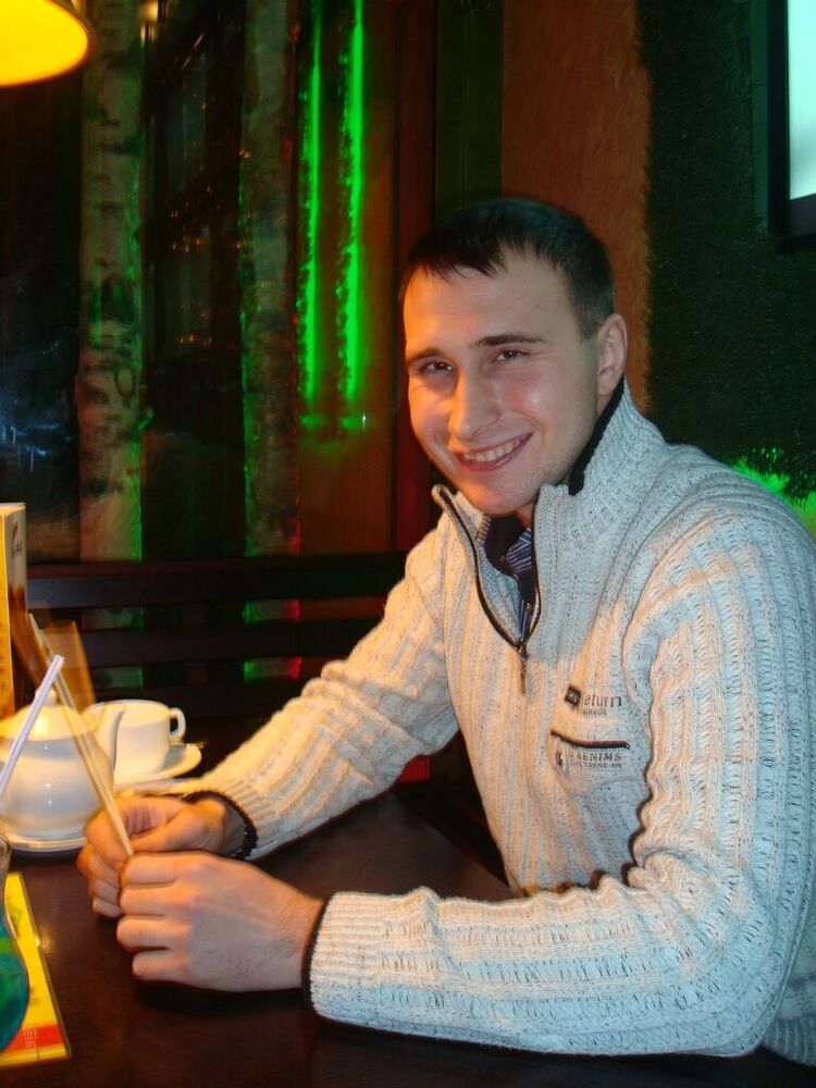  ,   Alexsis, 35 ,  