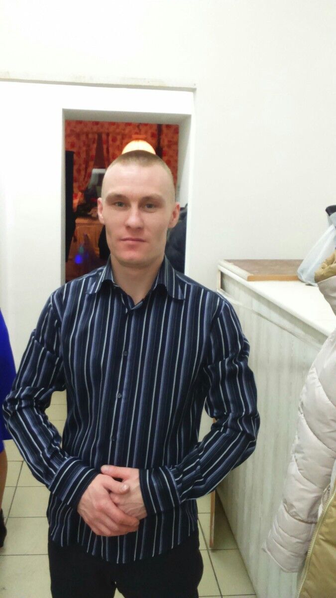  10418960  Grisha, 40 ,    