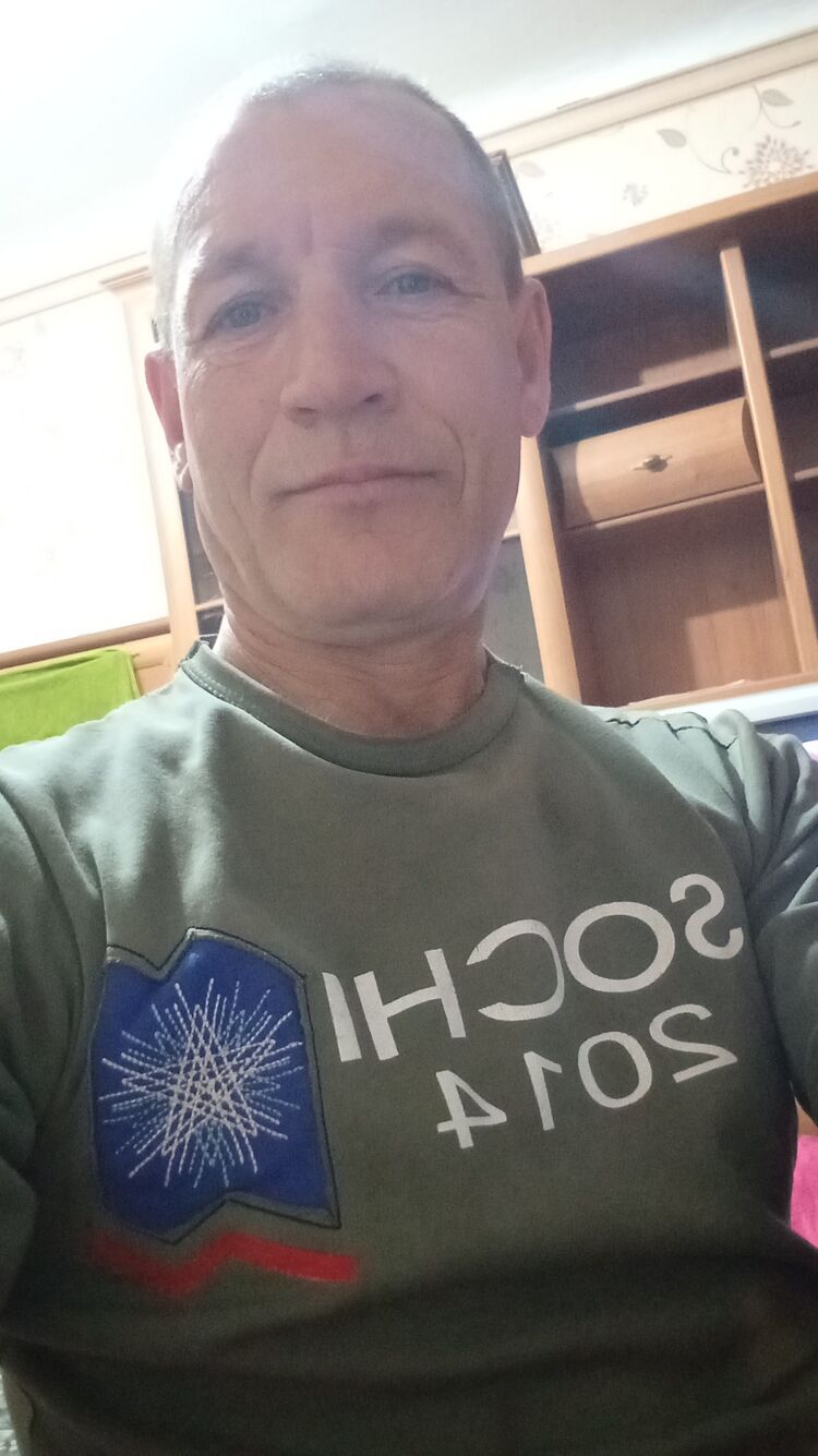  44534230  Igor, 49 ,    