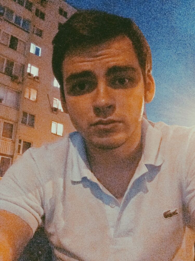 ���� 4559370 ������� Victor, 32 ����, ���� ���������� � �������-��-����