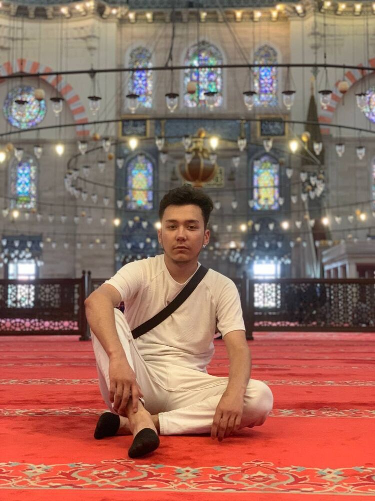  54522950  Azimkhon, 21 ,    