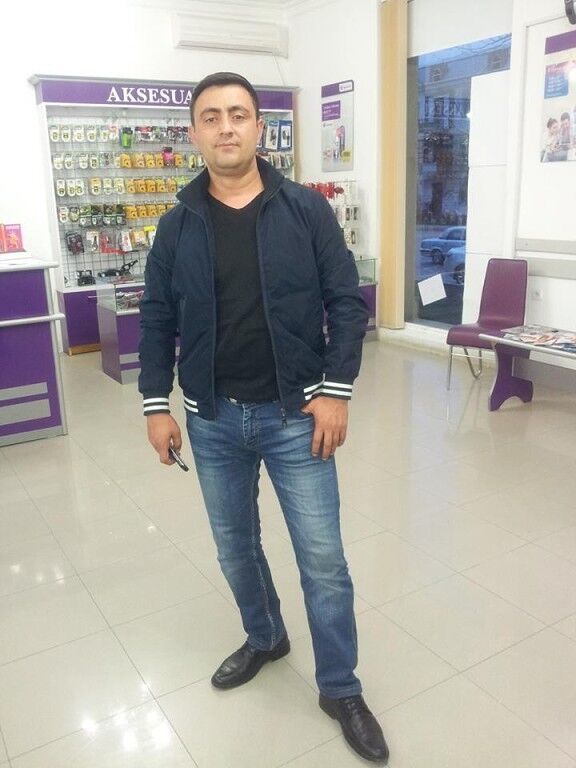  4205570  Edik, 44 ,    