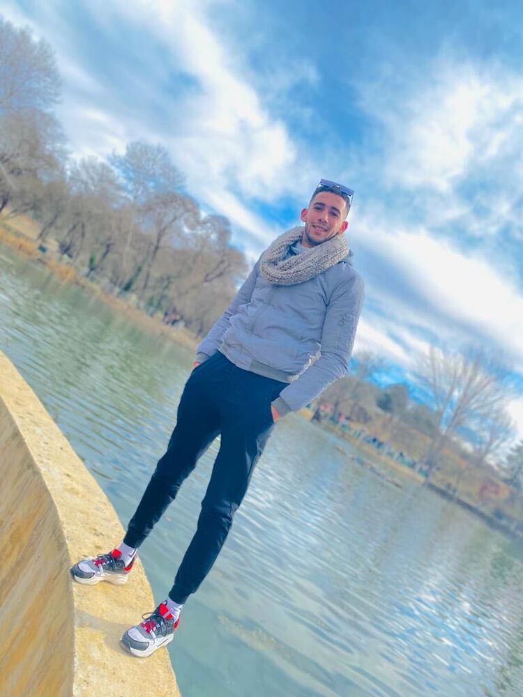  30777890  Hamza, 25 ,    