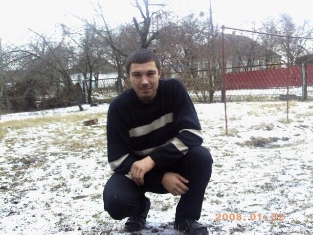  12566200  Taras, 34 ,    