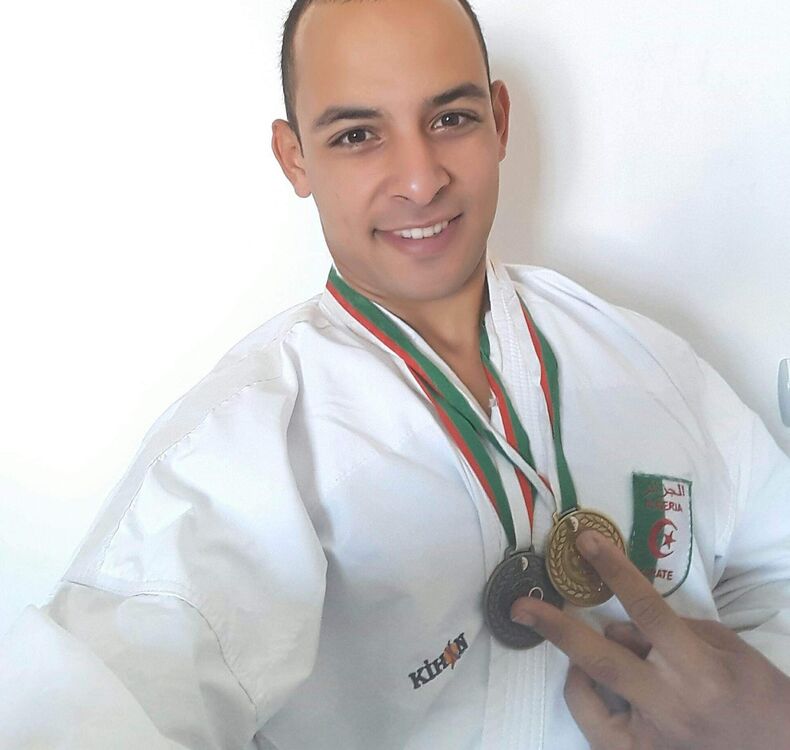  16209240  Oskar, 35 ,    Algiers