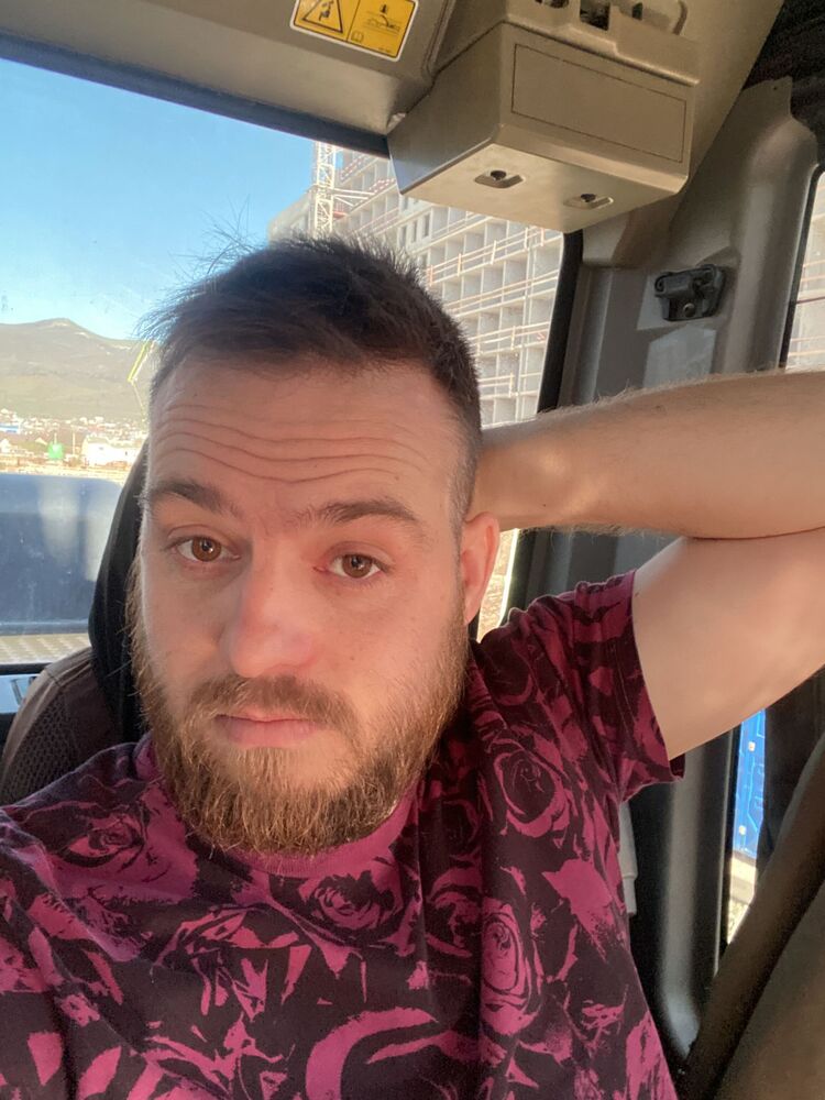  54556710  Artur, 29 ,    