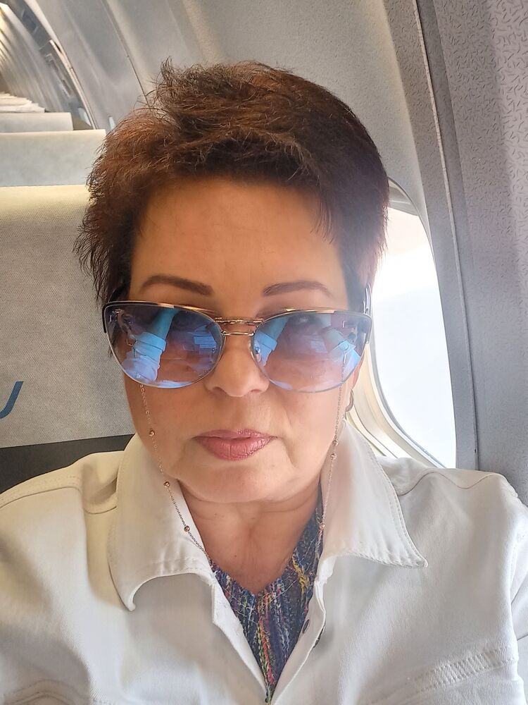 -,   Elena, 55 ,   c 