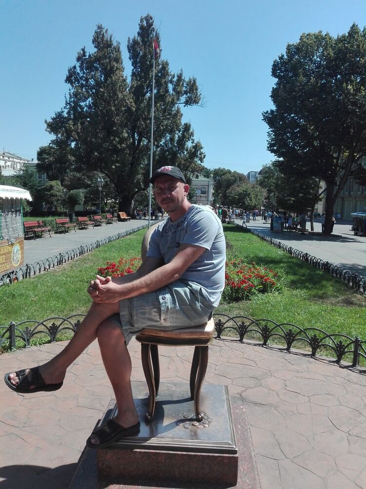  14344270  Vlad, 44 ,    