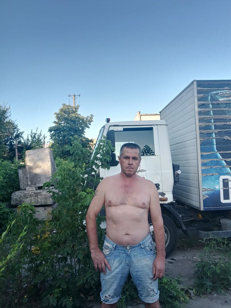  52846320  Valerij, 56 ,    