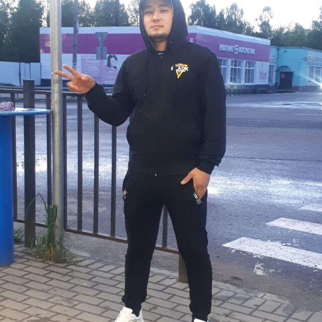  ,   Amirxon, 32 ,   ,   