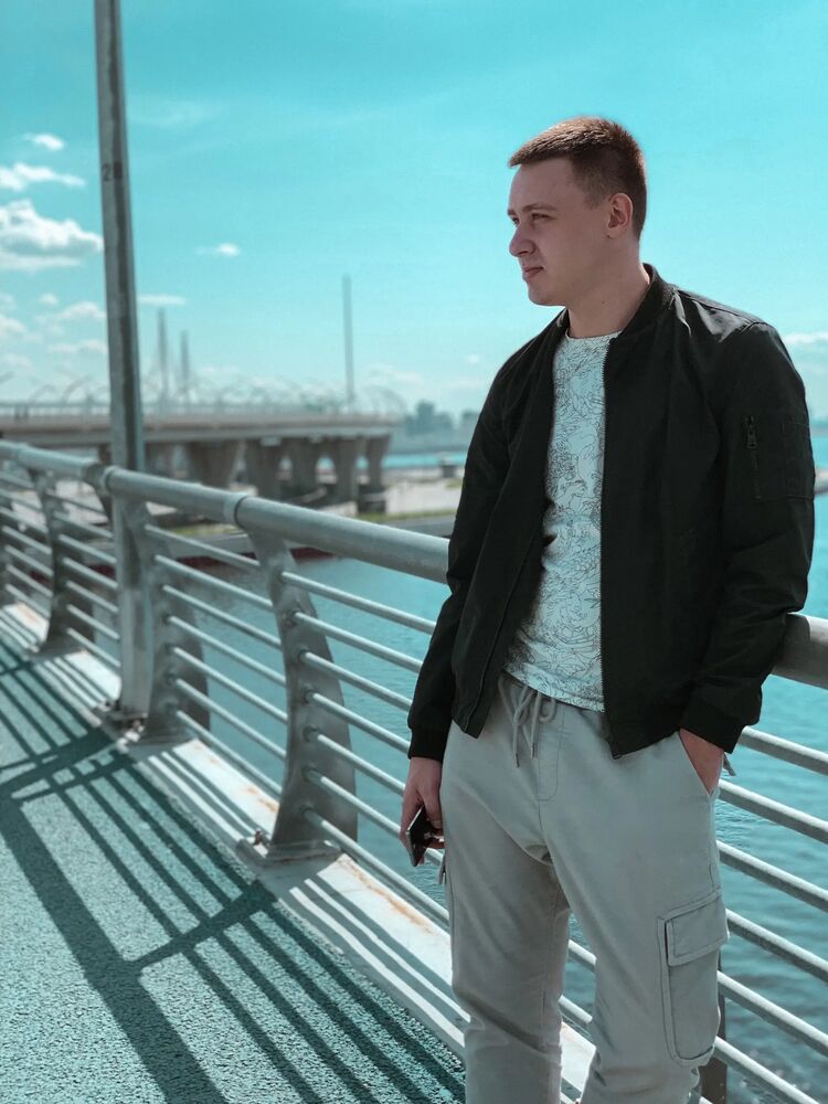  35172940  Facesitting, 37 ,    