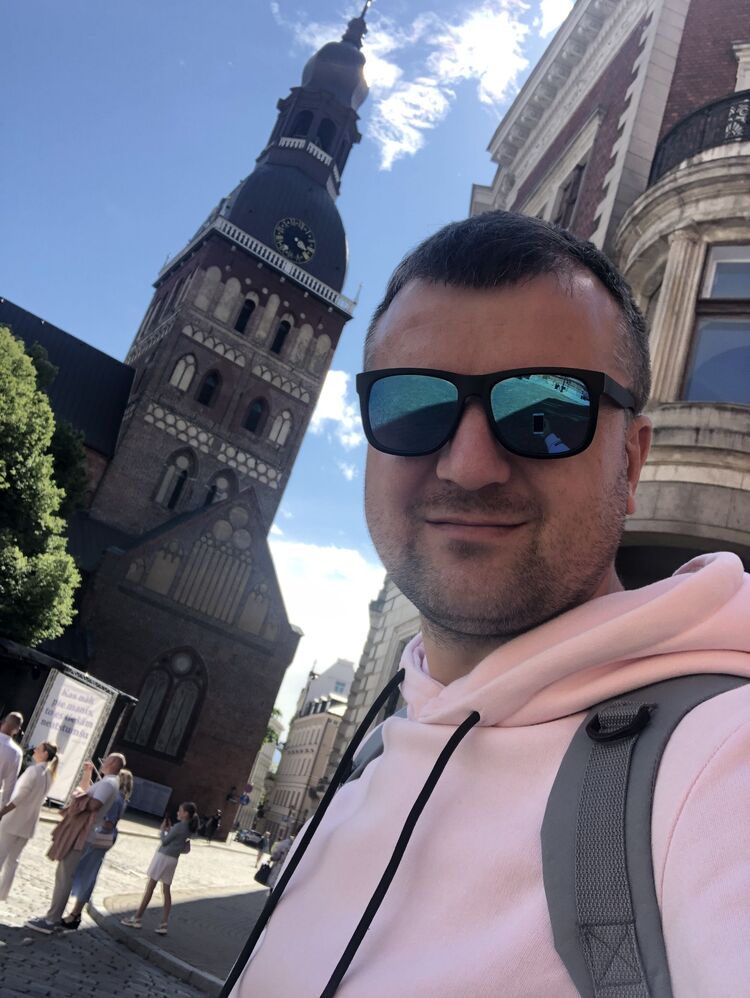  ,   Denis, 37 ,   ,   
