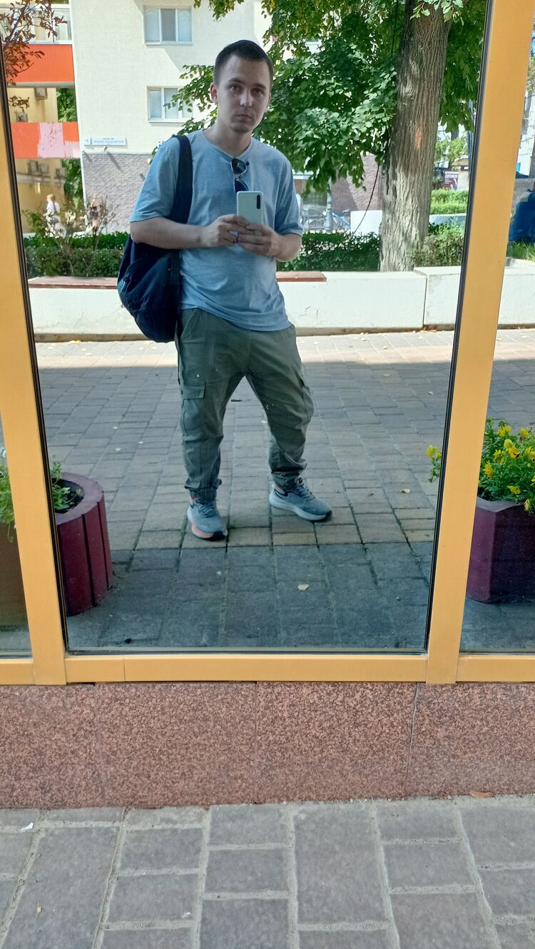  52929850  , 24 ,    