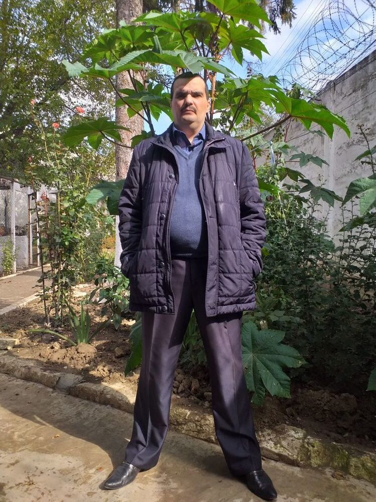  ,   Sergiu, 47 ,   c 