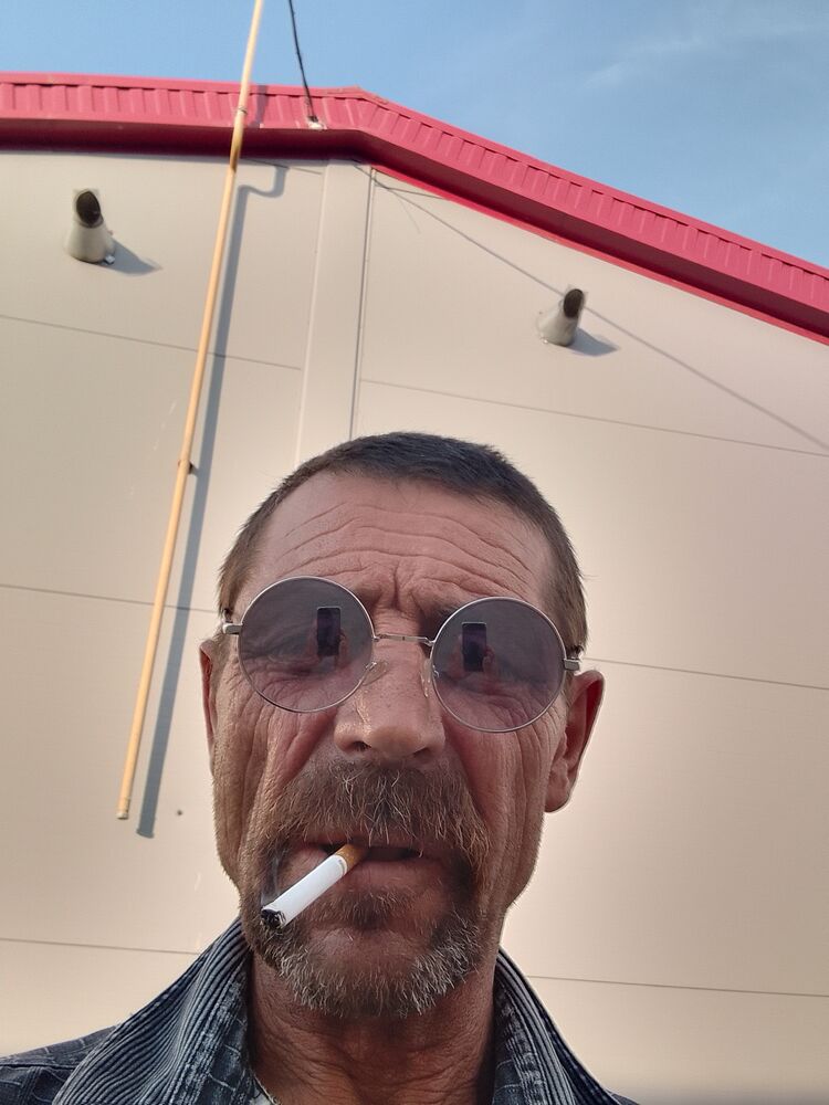  44335330  Alexander, 58 ,    