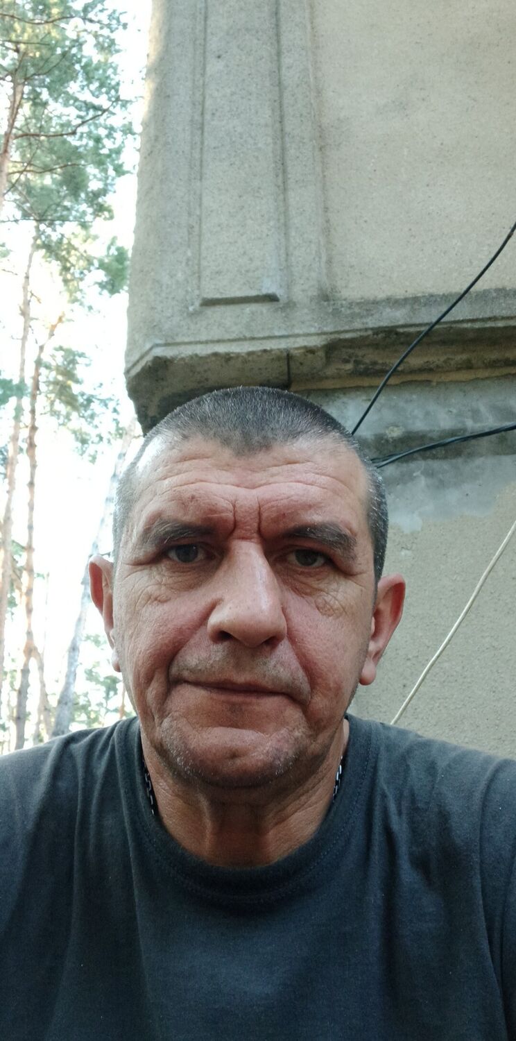  30742980  Alex, 54 ,    