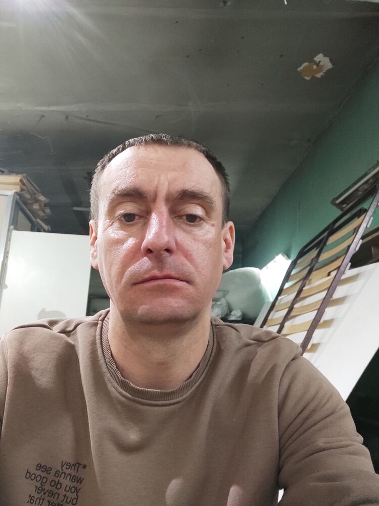  42467990  Ivan, 42 ,    